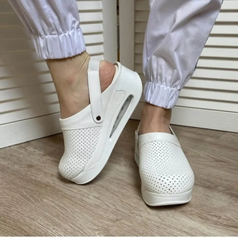 Terlik barevné a zdravotni obuv – pantofle bílé a uchycení nohy Moderní pantofle air max pantofle