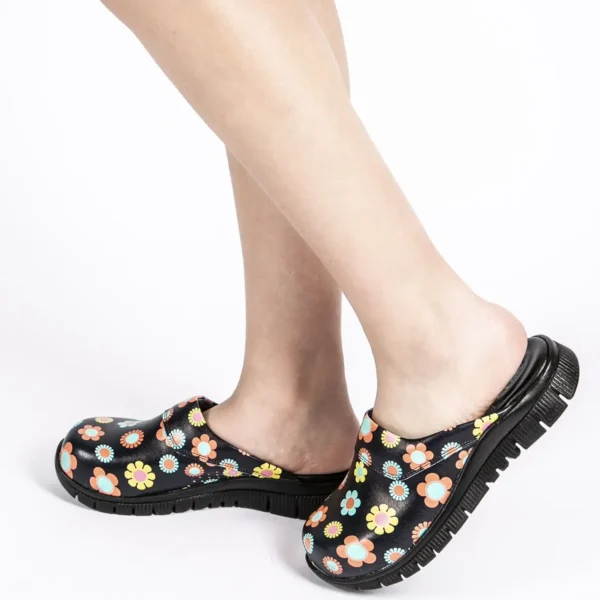 Terlik zdravotni černé  COMFORTFLEX obuv – černé s květininami Obuv podle profese cerne damske pantofle